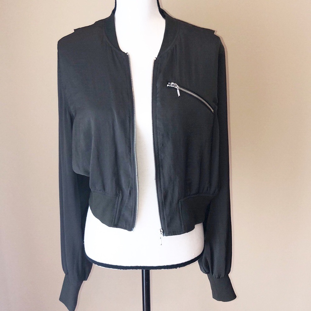🆕 H&M crop jacket